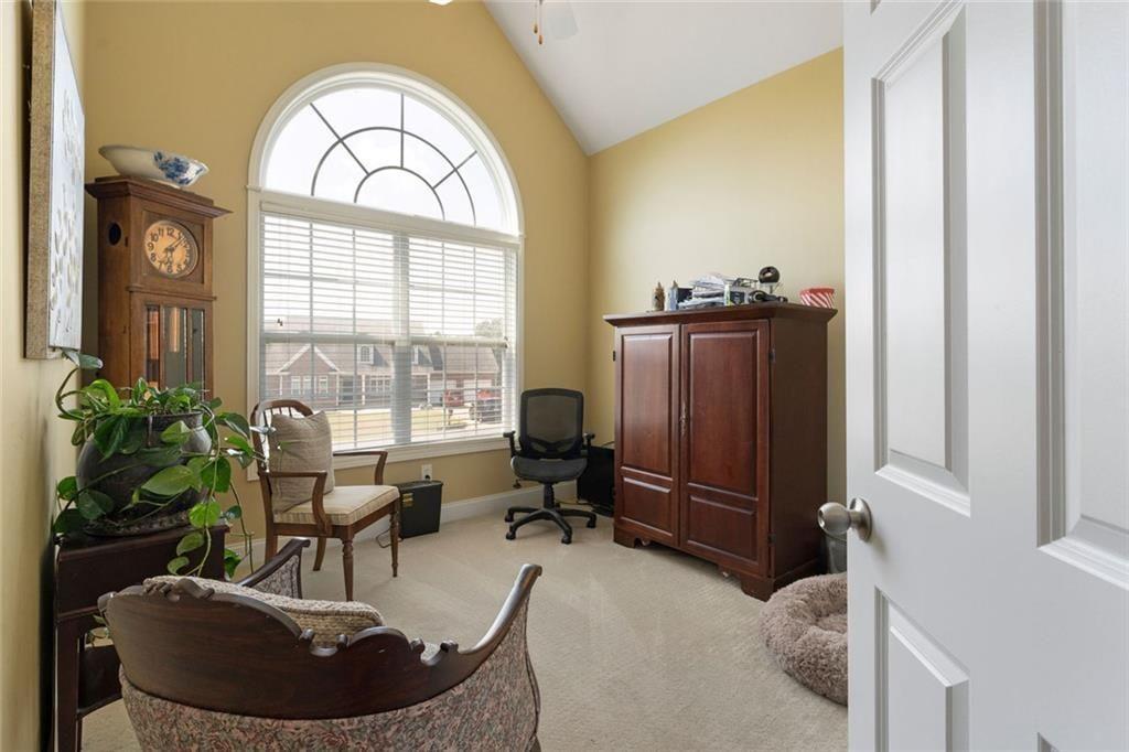 21 Prestwick Loop Nw Property Photo 8