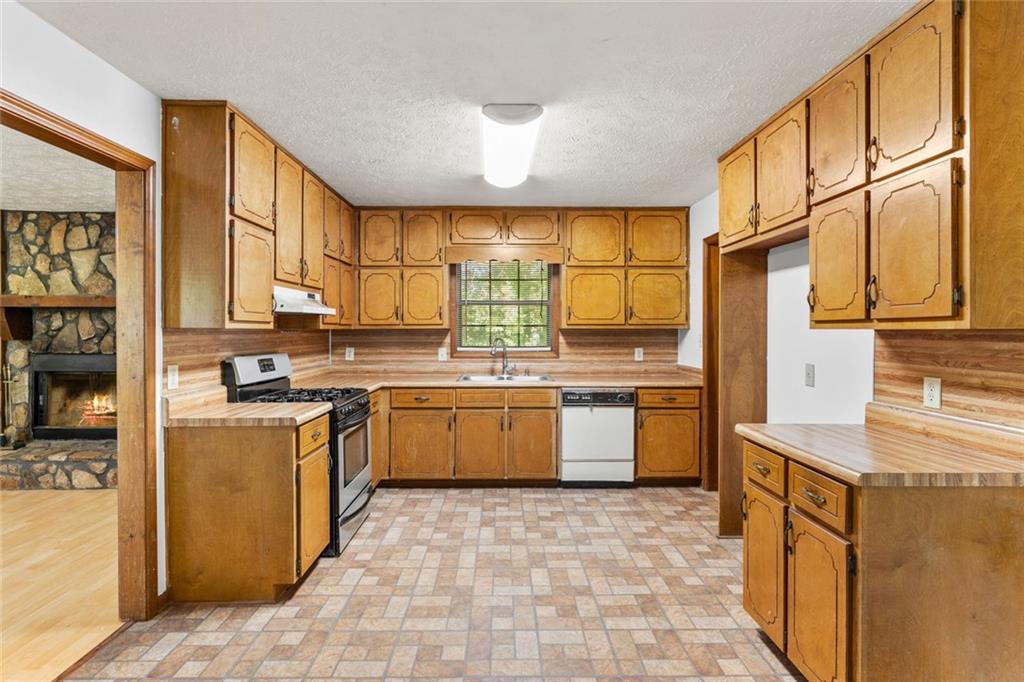 212 Farmbrook Parkway E Property Photo 11