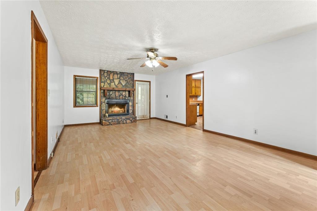 212 Farmbrook Parkway E Property Photo 23