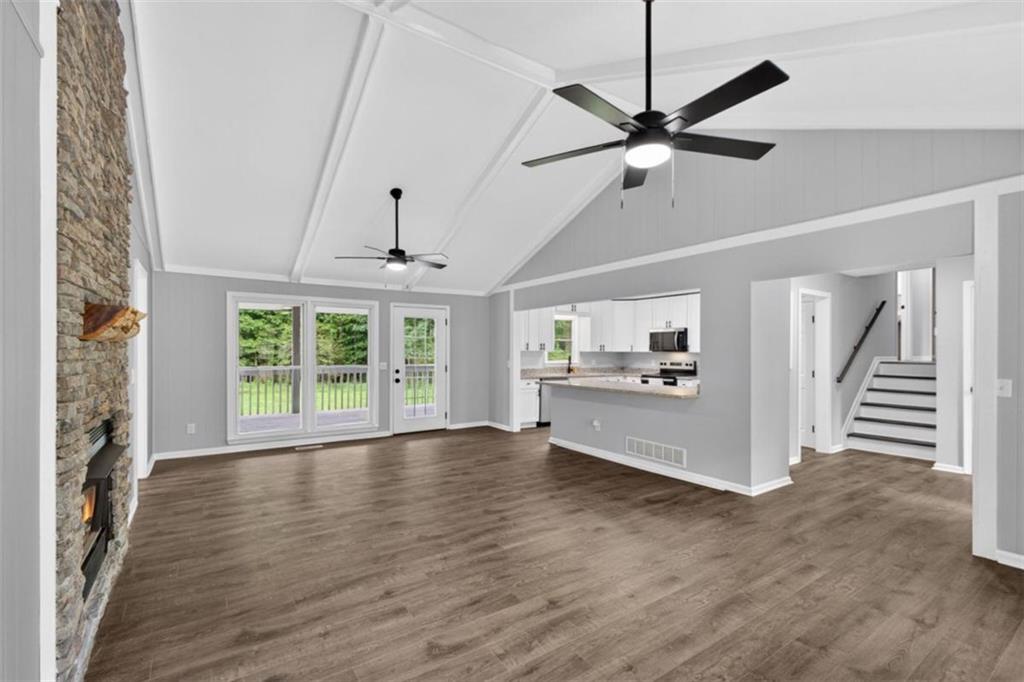76 Willis Road Property Photo 7