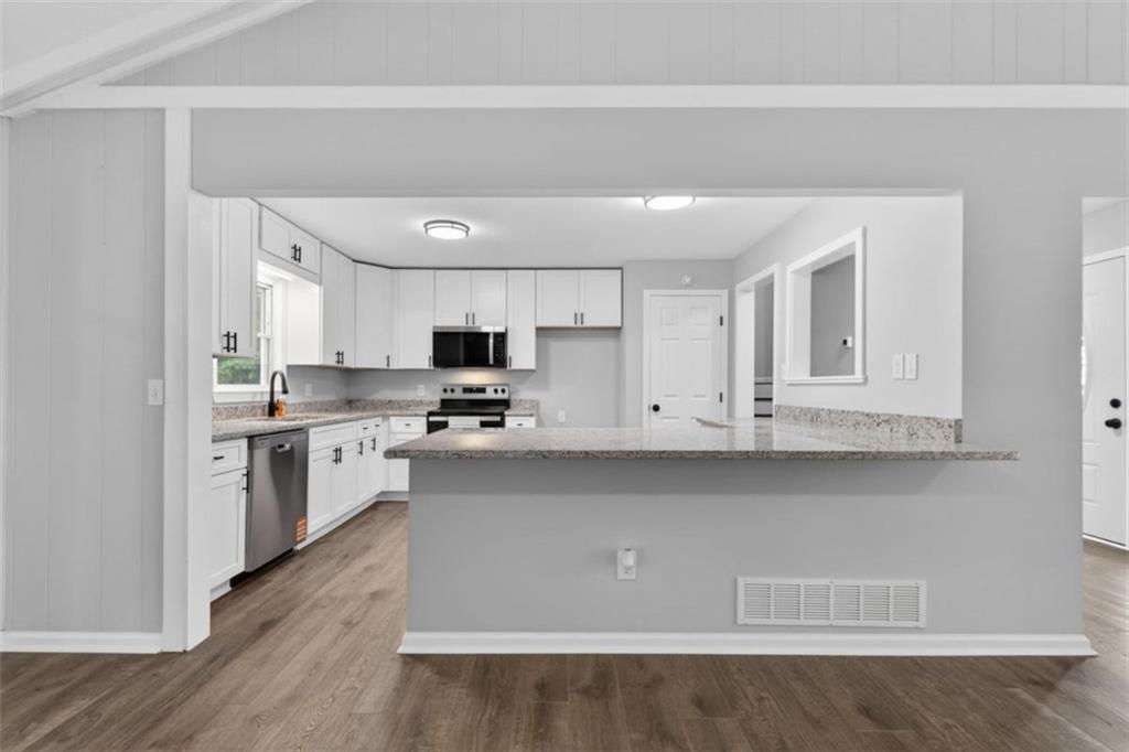 76 Willis Road Property Photo 11