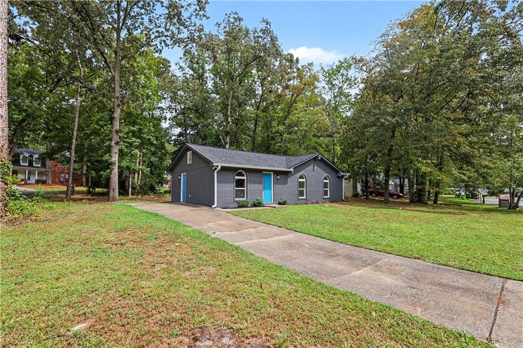 6010 Fieldcrest Drive Property Photo 2