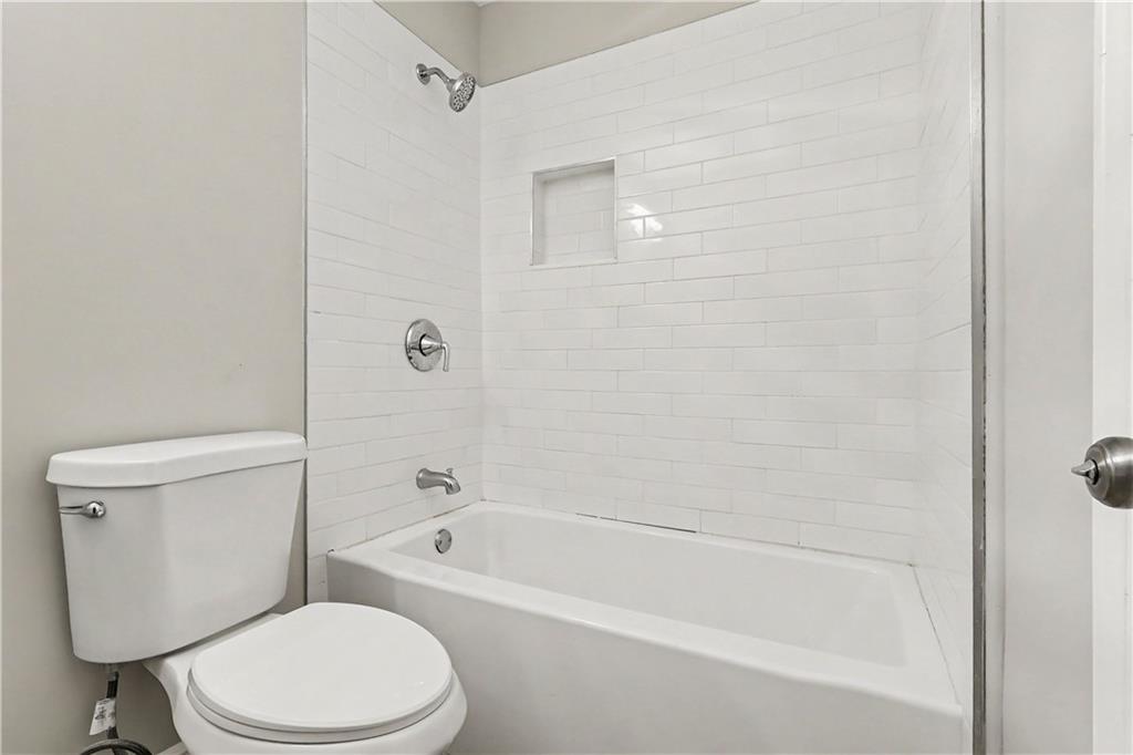 6010 Fieldcrest Drive Property Photo 27
