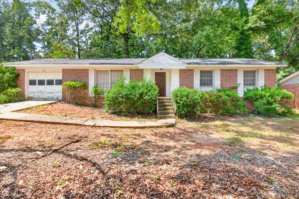 526 Stonewood Drive Property Photo 1