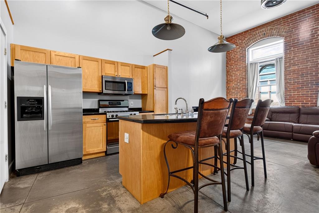 350 Peters Street Sw Unit 3 Property Photo 1