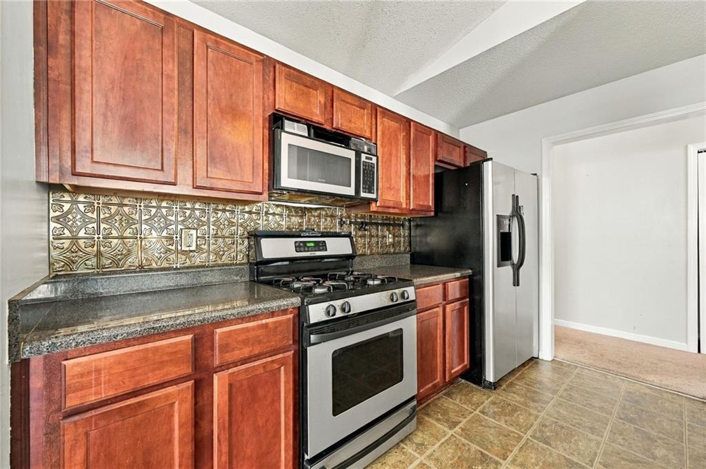 323 Greystone Parkway Property Photo 20