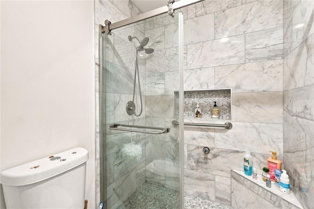 305 Streamside Drive Property Photo 19