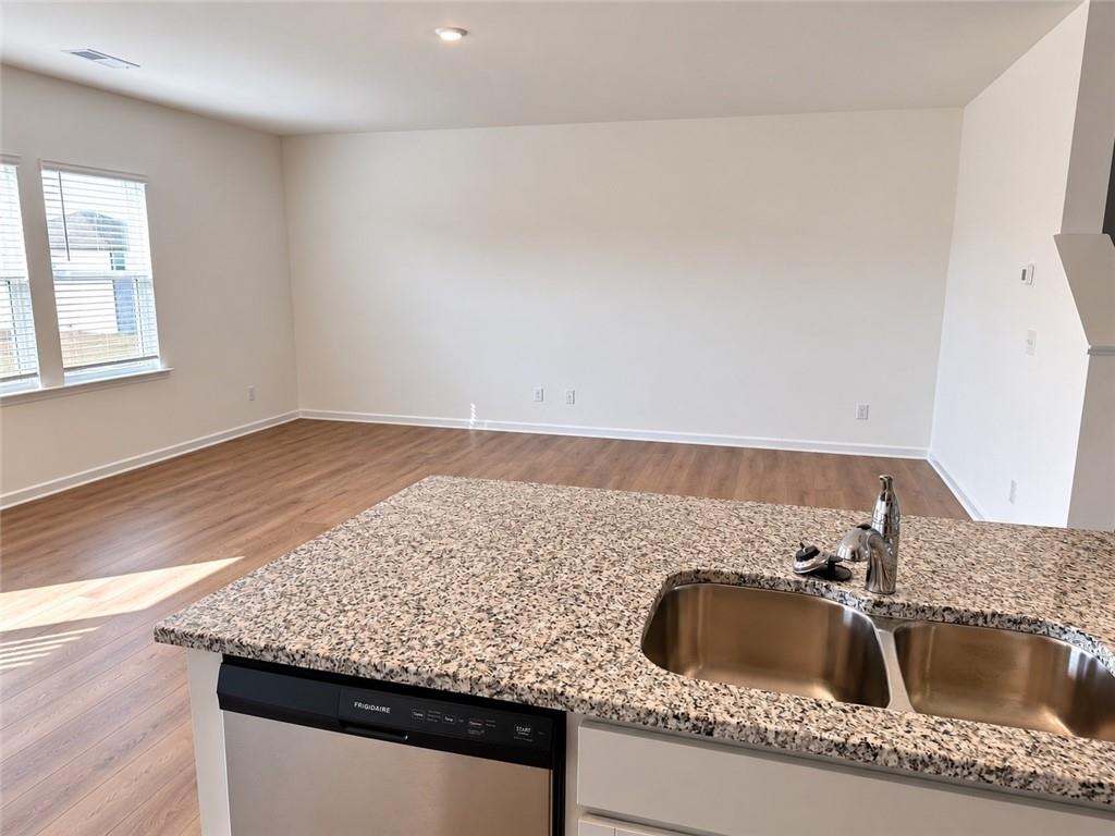 512 Almere Drive Property Photo 38