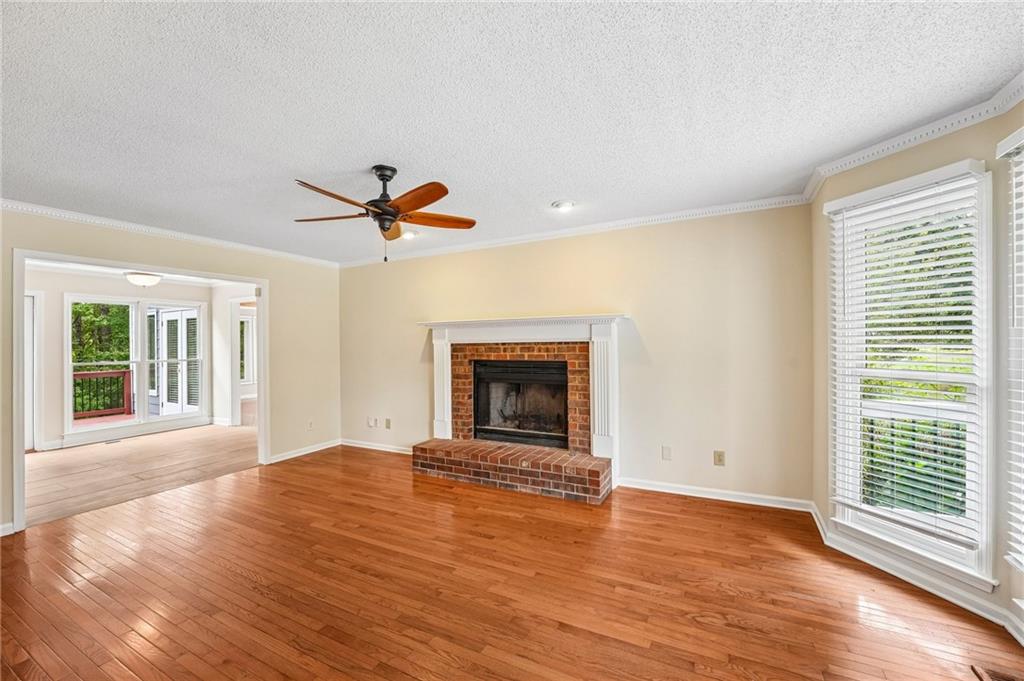 1100 Waterfall Way Property Photo 2