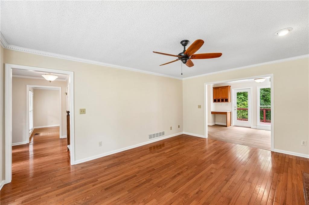 1100 Waterfall Way Property Photo 18