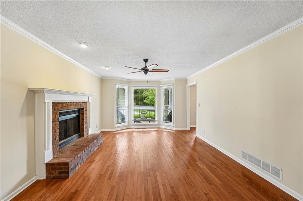1100 Waterfall Way Property Photo 19