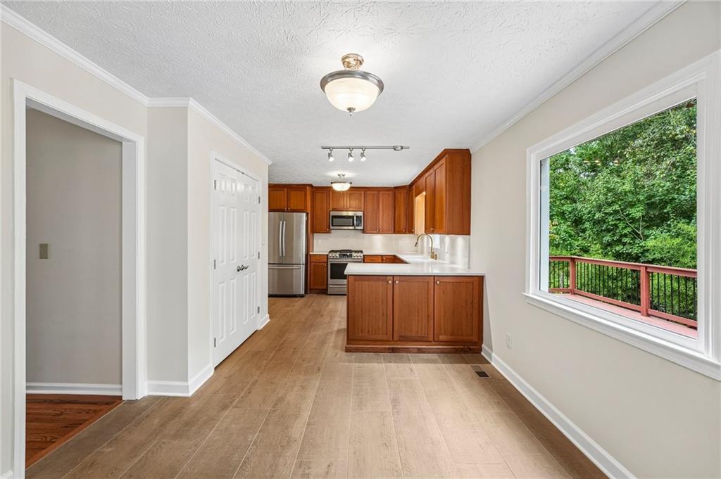 1100 Waterfall Way Property Photo 30