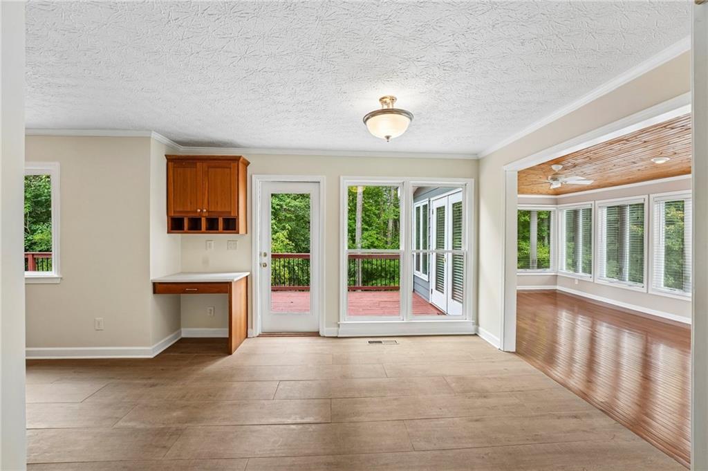 1100 Waterfall Way Property Photo 32