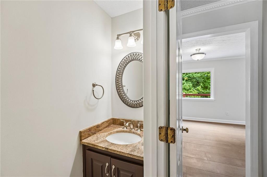 1100 Waterfall Way Property Photo 33