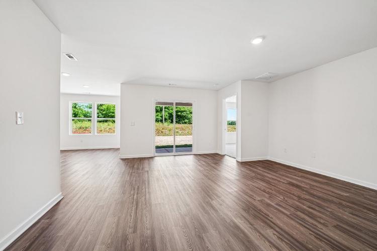 77 Rainbow Property Photo 9