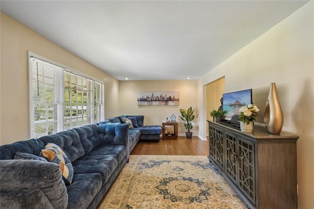 3076 Briarleaf Drive Property Photo 3