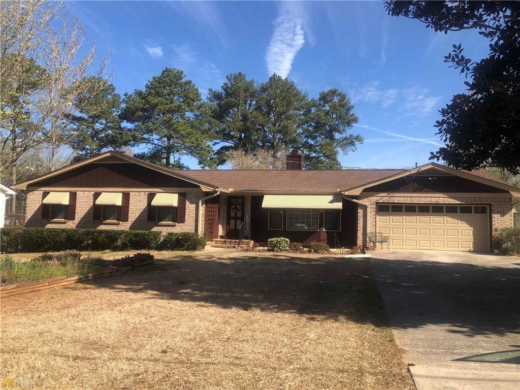 2160 Pinewood Drive Property Photo 2