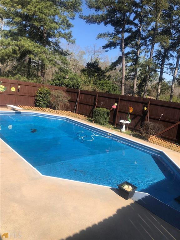 2160 Pinewood Drive Property Photo 4