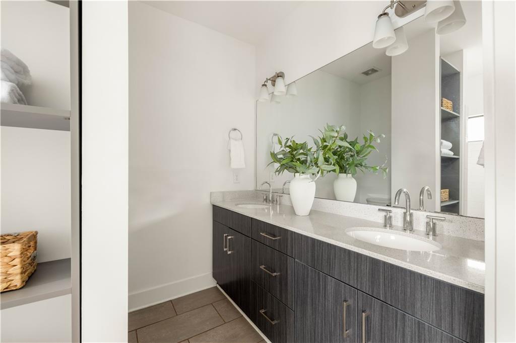 53 Moda Lane Property Photo 12