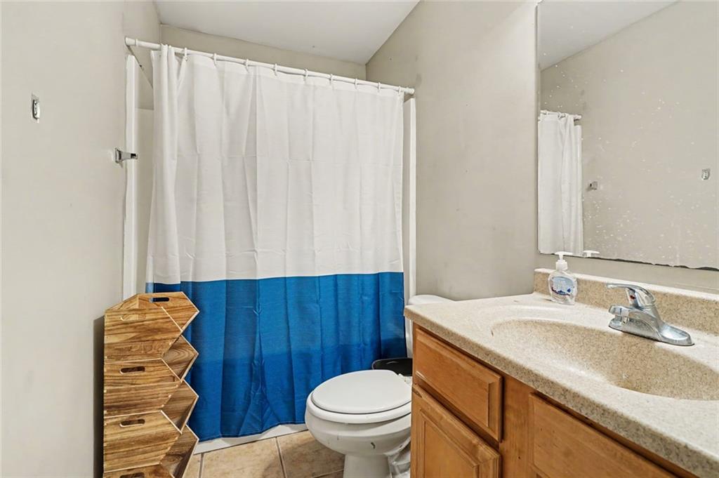 103 East Paces Drive Property Photo 12