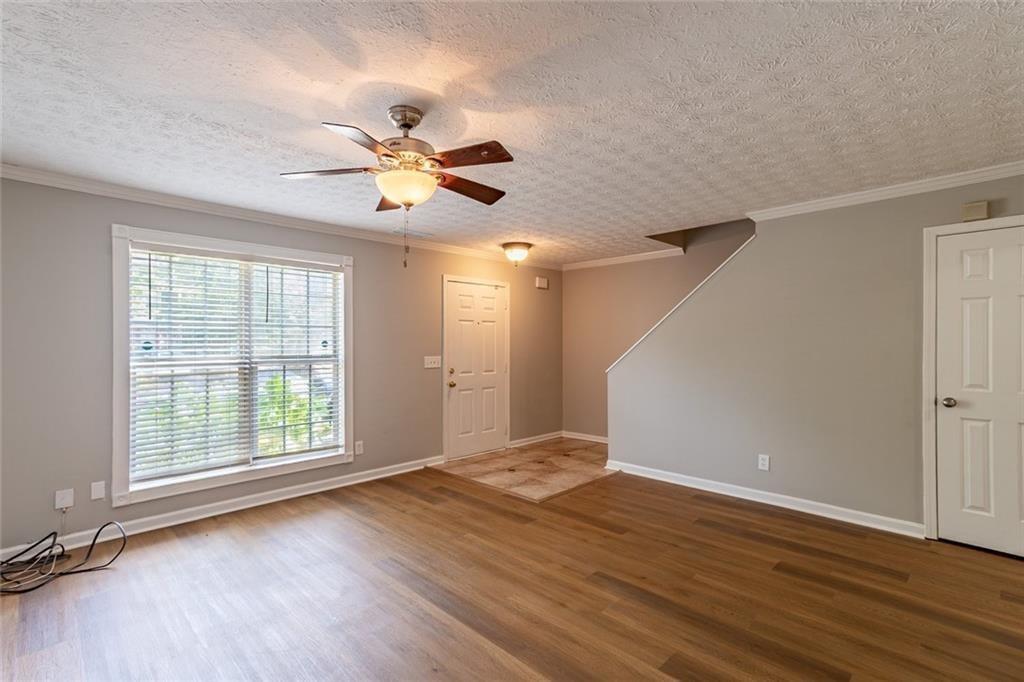 5550 Strathmoor Manor Circle Property Photo 3