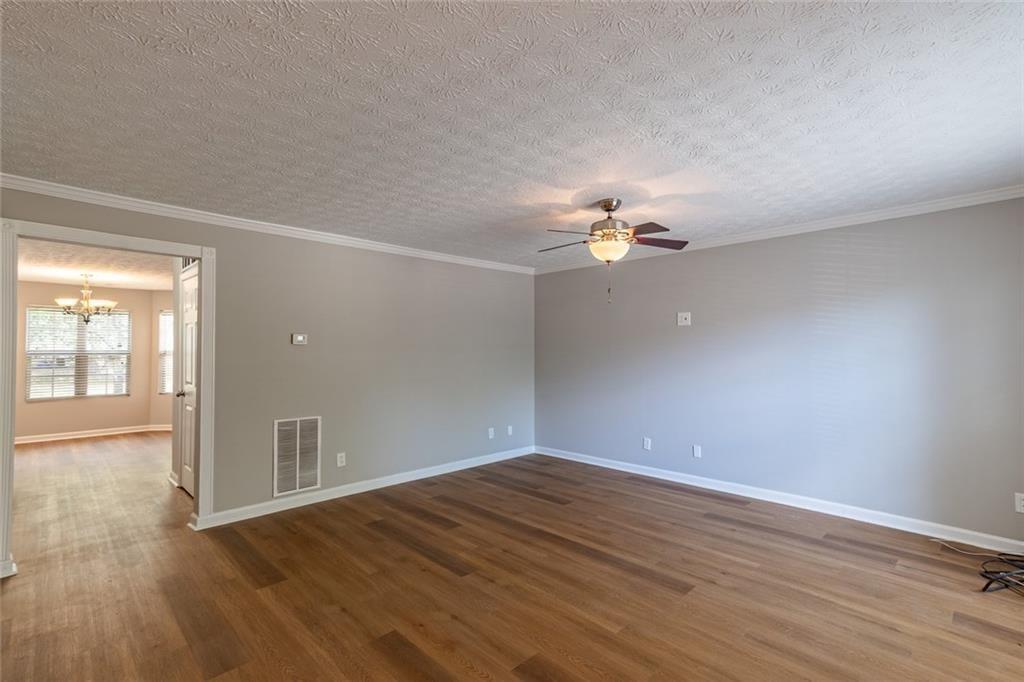 5550 Strathmoor Manor Circle Property Photo 4