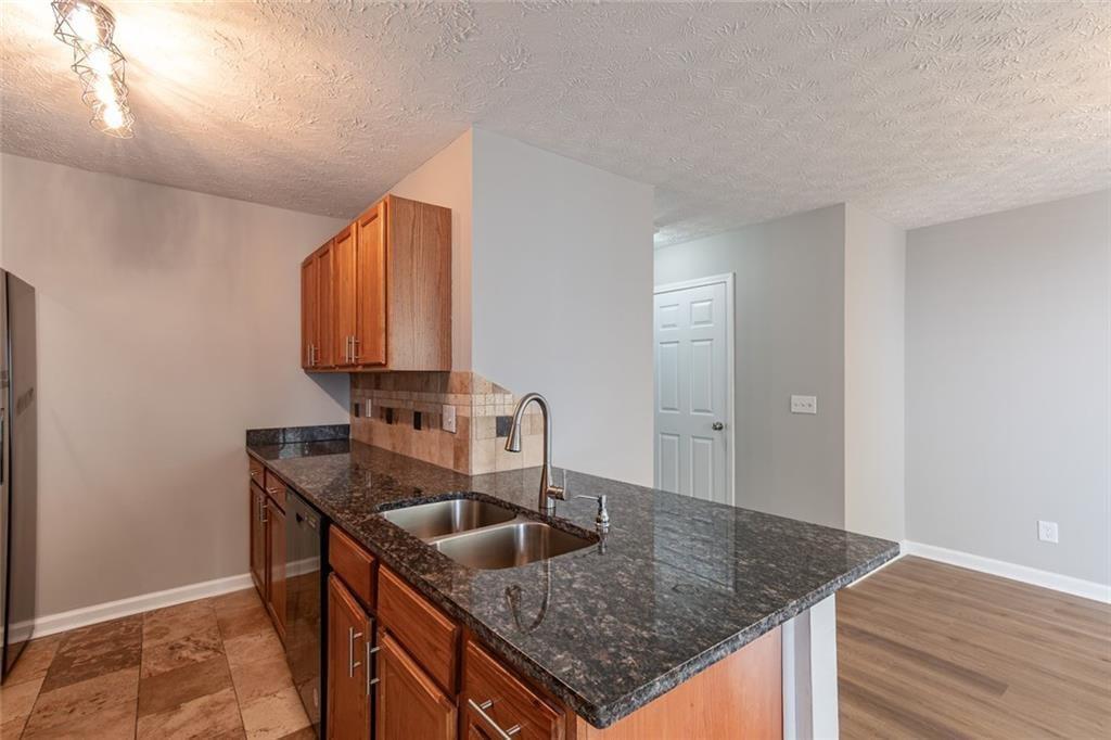5550 Strathmoor Manor Circle Property Photo 11