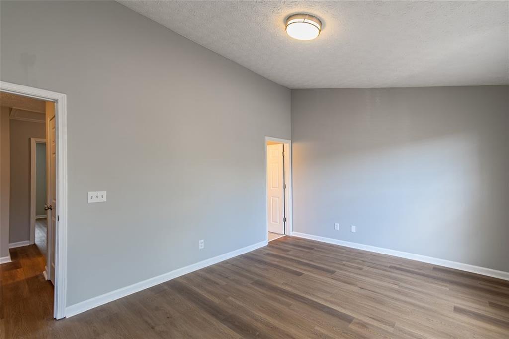 5550 Strathmoor Manor Circle Property Photo 14