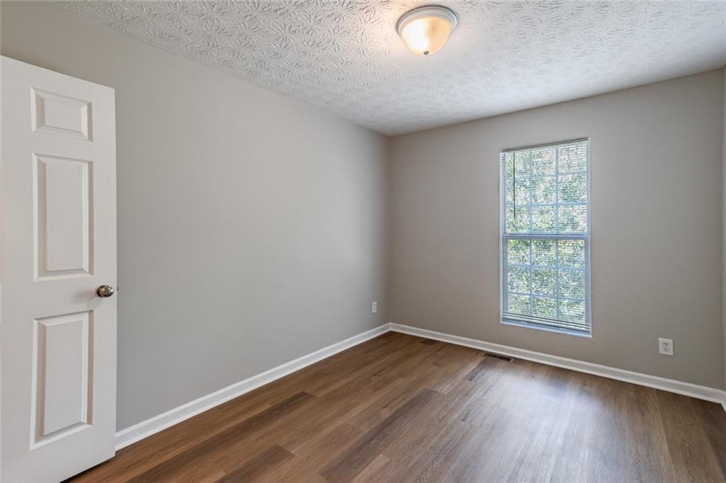 5550 Strathmoor Manor Circle Property Photo 18