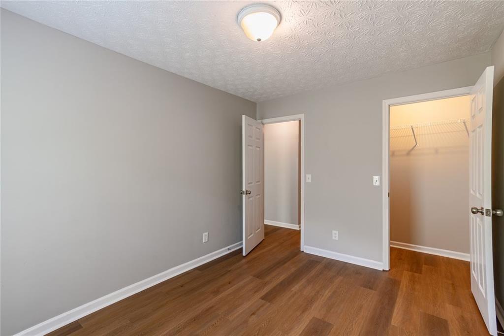 5550 Strathmoor Manor Circle Property Photo 19