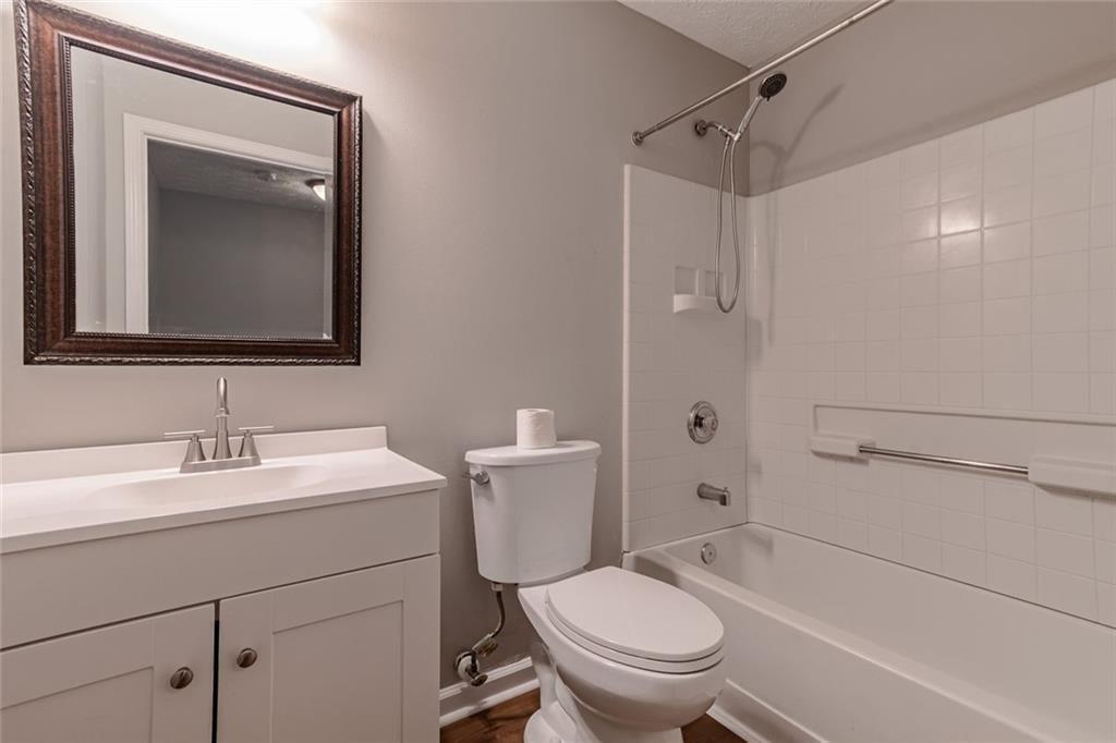 5550 Strathmoor Manor Circle Property Photo 23