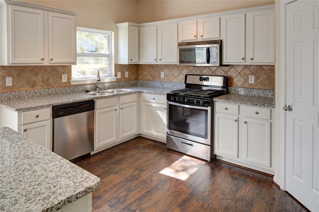 1250 Mount Laurel Place Property Photo 2