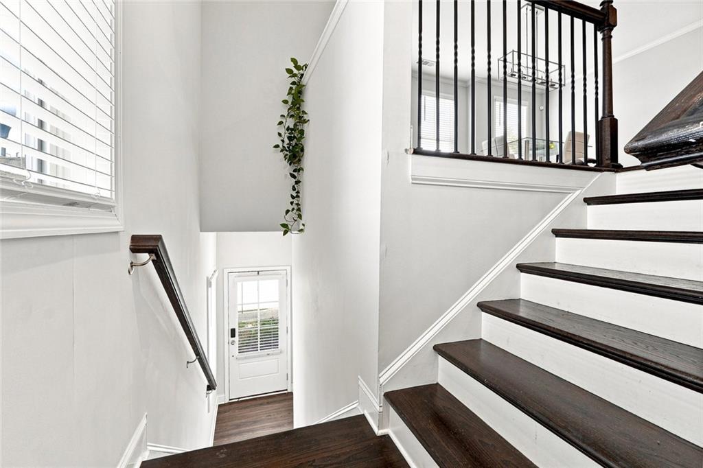 6146 Eves Way Property Photo 12