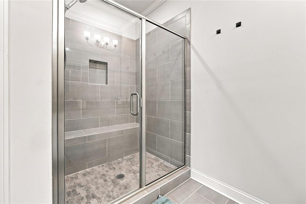 6146 Eves Way Property Photo 28