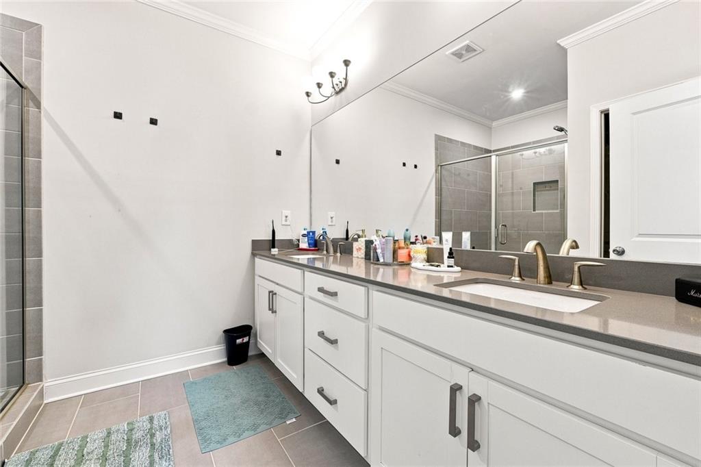 6146 Eves Way Property Photo 29