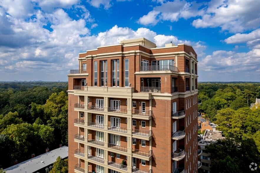 2724 Peachtree Road NW Unit Upper Penthouse Property Photo 1