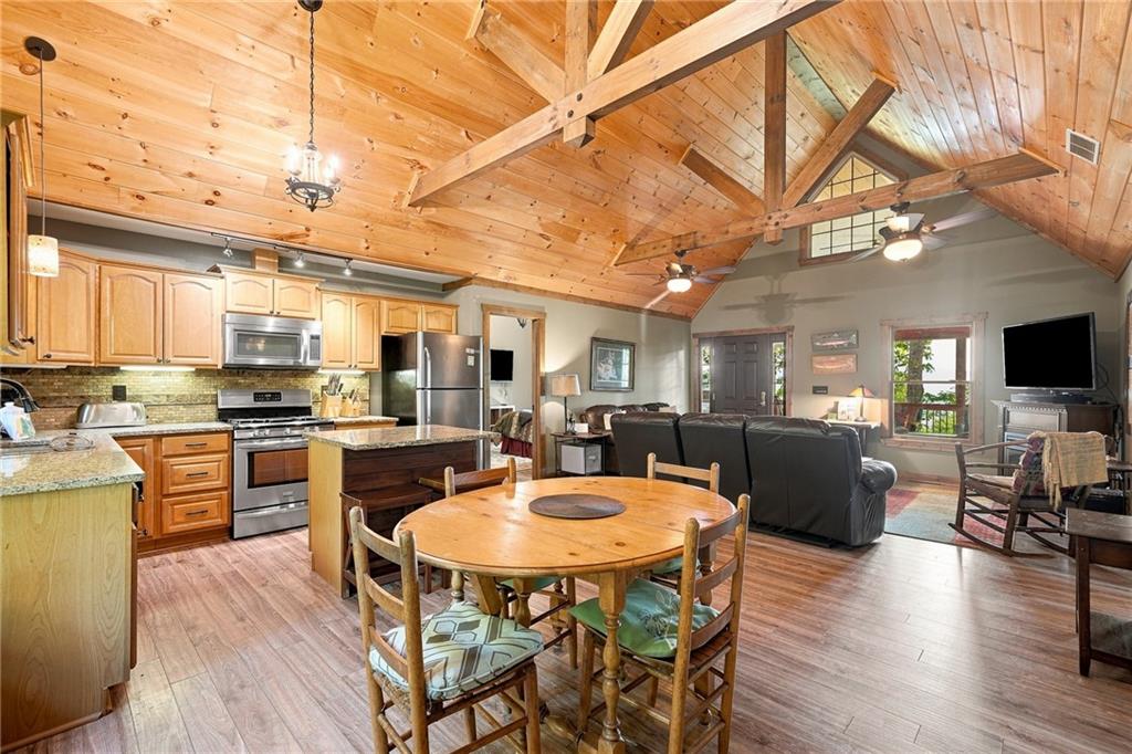 232 Apache Trail Property Photo 4