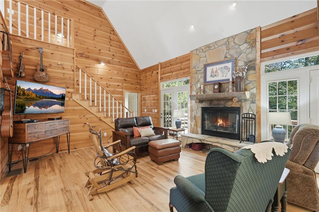 907 Rainbow Circle Property Photo 17