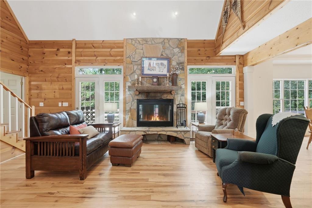 907 Rainbow Circle Property Photo 21