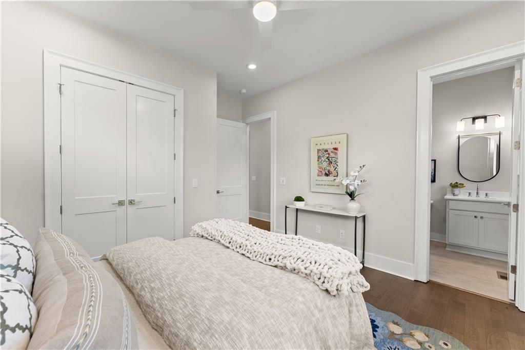 1049 Riverside Drive Property Photo 23