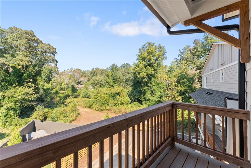 1049 Riverside Drive Property Photo 27