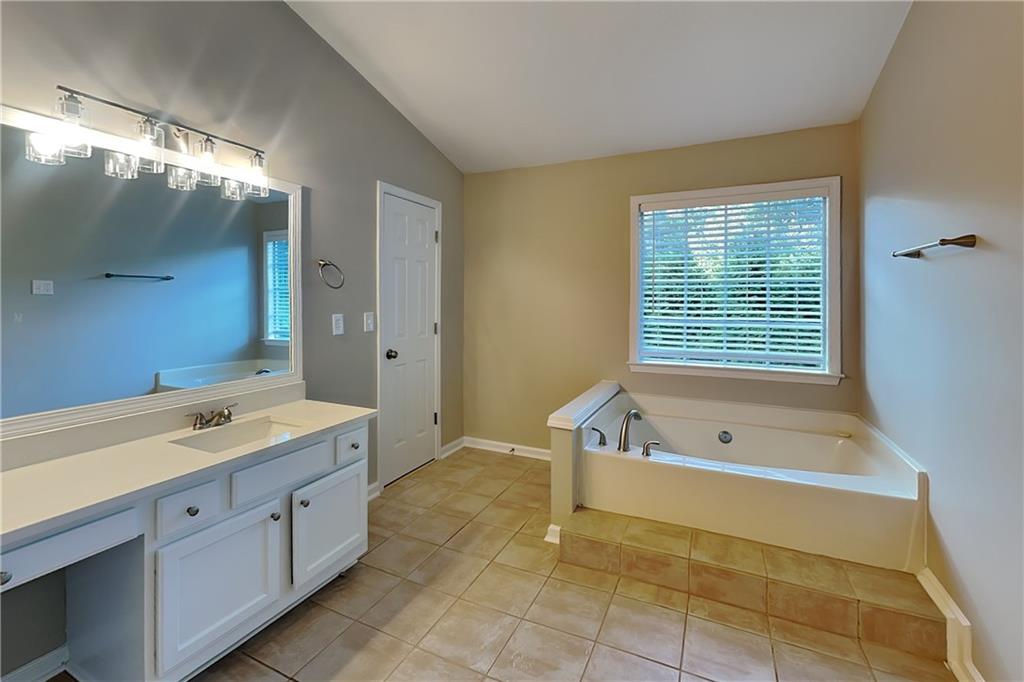 660 Alstonefield Drive Property Photo 11
