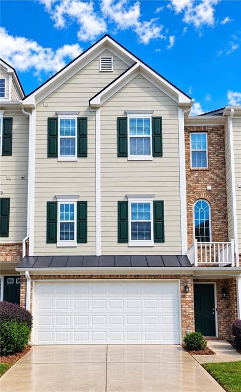 6005 Turfway Park Court Property Photo 1