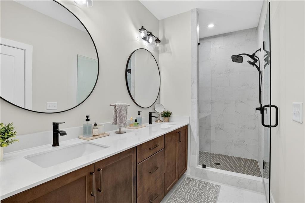 200 Pinecone Place Property Photo 32