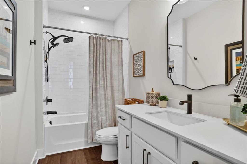 200 Pinecone Place Property Photo 38
