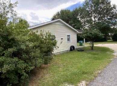 606 E Poplar St Property Photo 3