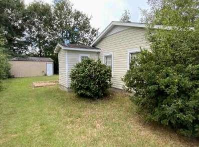 606 E Poplar St Property Photo 4