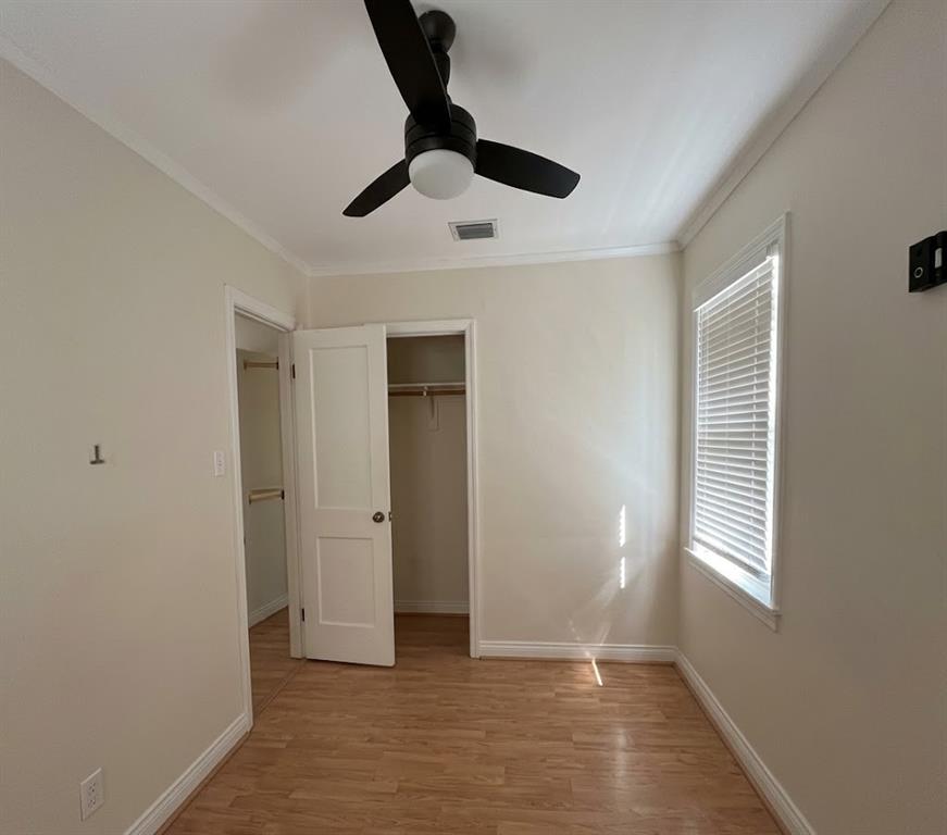 606 E Poplar St Property Photo 8