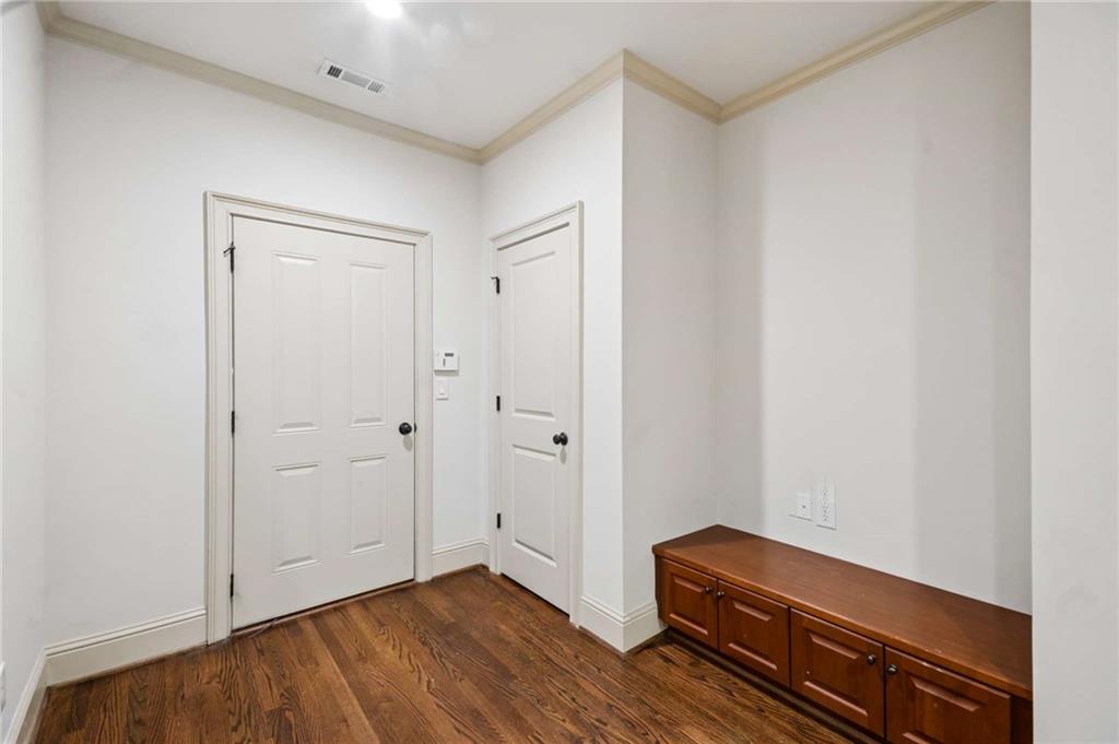 3611 E Paces Way Ne Property Photo 9