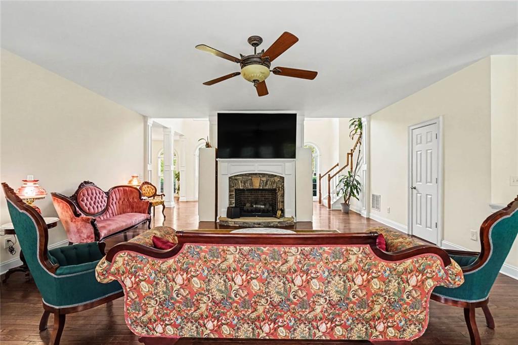 5452 Old Dalton Rd Ne Property Photo 8